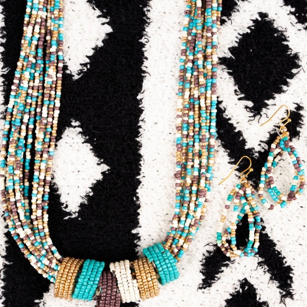 TURQUOISE GABLES SEED BEAD NECKLACE AND EARRING SET WESTERN COWGIRL